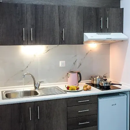 Elena * Nea Peramos (Macedonia)